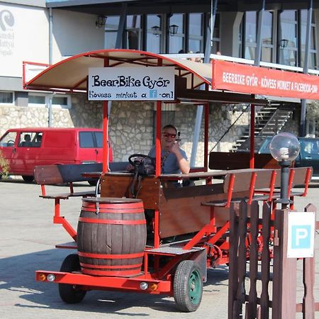 Amstel Hattyu Panzio -Erintesmentes Bejelentkezes เยอร์ ภายนอก รูปภาพ